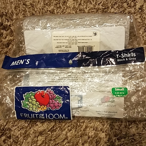 Mens gray solid gray tshirt. Size small. - Picture 2 of 3